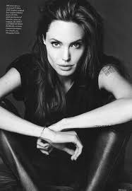 Black And White Elle Magazine Cover Elle Editorial Featuring Angelina Jolie Magazine Cover Elle Magazine Fashion Editorial Fashion Fash Glamour Fotografie Supervrouwen Portretfotografie
