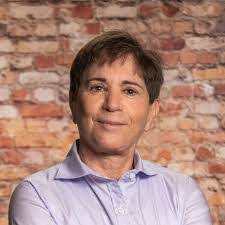 Shelley Roth's Instagram, Twitter & Facebook