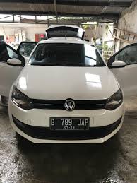 Berbasis vw polo standar, varian polo vrs mendapatkan beberapa tambahan aksesoris di bagian eksterior depan dan belakang. Mobil Vw Polo 1 4 A T 2013 Pemakaian 2014 Putih Mulus Rapih Murah Mobilbekas Com