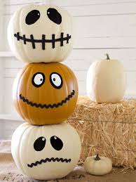 31 Amazing Fall Decorating Ideas Using White Pumpkins Halloween Jack Halloween Pumpkins Halloween Decorations
