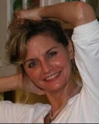 Emily Brightman's Instagram, Twitter & Facebook