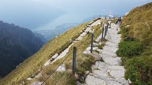 gruppen calina carona guest house