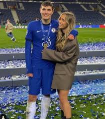 Kalvin mark phillips is an english professional footballer who plays as a midfielder for premier league club leeds united and the england na. Jordan Pickford S Fiancee Meg Davison And Harry Maguire S Partner Fern Hawkins Travel In Party Bus Colombia News