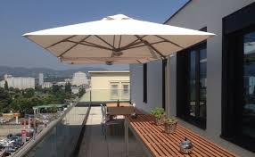 Largo Der Largo Ist Ein Freiarm Sonnenschirm Mit Exklusiver Ausstrahlung Besonders Geeignet Fur Die Geh Gartenschirme Lichterkette Draussen Sonnenschirm Garten