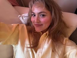 Hello everyone, We are Julia (21, from Poland) and Bori (22, from Hungary) 