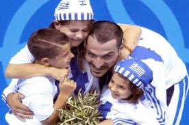 Κοινωνια, πεθανε, συζυγοσ, πυρροσ δημασ. Pyrros Dhmas Ayth Einai H Aitia 8anatoy Ths Gynaikas Toy