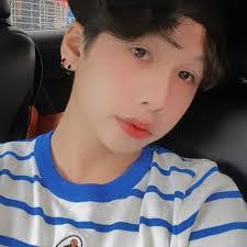 Karen Charlie's Instagram, Twitter & Facebook