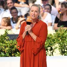 She is the current presenter of zdf fernsehgarten and zdf fernsehgarten on tour. Zdf Fernsehgarten Damit Hat Niemand Gerechnet Enttauschung Fur Andrea Kiewel Gala De