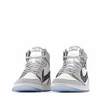 You wonder how is it possible that nike shoes and apparel are that good? Dior X Nike Air Jordan 1 Official Release Information Images