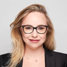 Anna Chlebek's Instagram, Twitter & Facebook