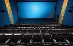 Dengan menonton film, kita dapat merasakan sensasi dimana seakan akan kitalah yang merasakan apa yang aktor utama lakukan didalam film. Apa Sih Asiknya Nonton Film Horor
