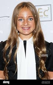 Isabella Mack's Instagram, Twitter & Facebook