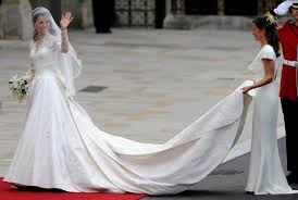 Kate middleton hochzeitskleid britische königsfamilie prinzessin kate royale hochzeiten britische monarchie hochzeit strauss prinzessinnen. Kate Middleton Ein Jahrzehnt Spater Ein Detaillierter Blick Auf Ihr Unvergessliches Hochzeitskleid Vogue Germany