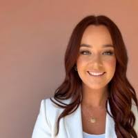 Isabella Farley's Instagram, Twitter & Facebook