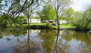 Vous pourrez choisir entre plusieurs hébergements: Camping Les P Tites Maisons Dans La Prairie 2 Etoiles Sallertaine Toocamp