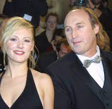 He has one child (benjamin karl otto grigori waalkes) with his first wife manuela ebelt, and was later. Komiker Otto Waalkes Fuhrt Mit Seiner Frau Eine Offene Ehe Welt
