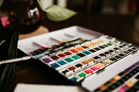 Para hacerla mezcla tres tonos del mismo color, comienza de claros a fuertes. Dibujos Con Acuarelas Trucos Y Materiales Actualizado 2021