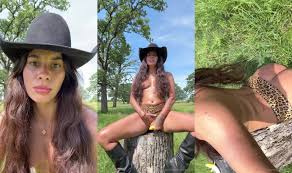 Fernanda Mota Farhat Masturbates Outdoors | PimpBunny