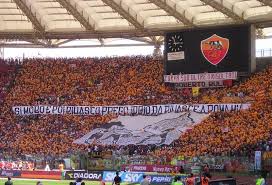 Quando al cel si alzeran le bandiere,e i tamburi a suonar torneran,un sol grido allor si alzeraa,roma vinci per noi e gli ultrà!!! Coreografie Della Roma Dal 2003 Ad Oggi