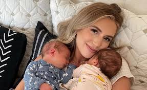 Lauren Burnham Luyendyk Is 'Struggling' with Mastitis Infection After  Twins' Birth