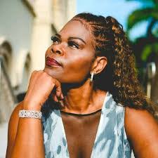 Leticia Oliver's Instagram, Twitter & Facebook