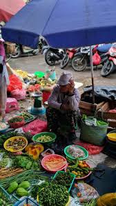 Pasar tani fresh menawarkan pelbagai komoditi seperti ayam, daging, ikan air tawar, ikan laut, sayur dan barang runcit terpilih. Pasar Pagi Makanan Pagi Indonesia
