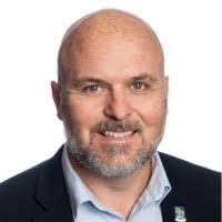 Darryl Pike's Instagram, Twitter & Facebook