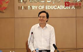 Ông là phó giáo sư, tiến sĩ kinh tế; Ä'iá»ƒm Thi Lá»‹ch Sá»­ Ä'á»™i Sá»• Bá»™ TrÆ°á»Ÿng Phung Xuan Nháº¡ Chá»§ Tri Tá»a Ä'am Nong