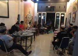 Pemkot makassar lanjutkan pembatasan jam malam hingga pukul 22.00 wita. Telusuri Rekam Jejak Wali Kota Makassar Di Era Pemerintahan Orde Baru Hingga Orde Reformasi Fajar
