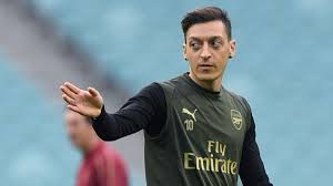 The ivory coast international has. Mesut Ozil Legt Sich Mit Tv Moderator Piers Morgan An Eurosport