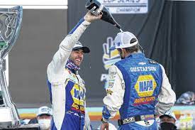 This year he conquered the ngrots series in a chevrolet silverado, racing for gms racing. Elliott Wins First Nascar Season Championship The Lima News