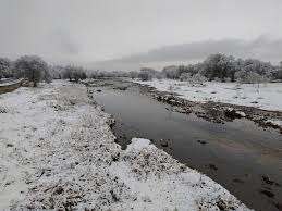 También, la meteoróloga descartó la ocurrencia de nevadas en el área metropolitana de buenos aires, ya que no está siendo afectada por el aire frío de altura que es una condición necesaria para que el copo de nieve se mantenga. Gcylfw0spdrcym
