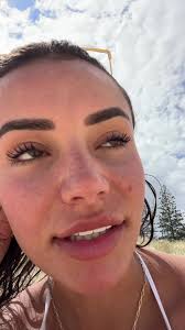 Dont mind the food in my teeth