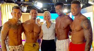 Is back for 2018 without ant mcpartlin. Holly Willoughby S Latest Instagram Picture Has Everyone Asking The Same Question Unilad