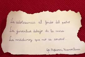 Lo reconozco bien, éste es el árbol que mi padre plantó frente a la puerta (ilustre padre que en sus buenos tiempos fuera mejor que una ventana abierta). Poesia Turistas Literarias
