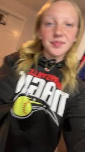 Alyssa Howe's Instagram, Twitter & Facebook