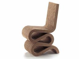 Chair Wiggle Side By Frank Gehry Vitra 1969 73 This Piece Is Part Of The Easy Edges Collection Cardboard Chair Cardboard Furniture Design Vitra Design Museum