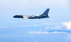 刘华秀 海外网解放军轰6台海飞行 看你怕不怕 fighter jets aircraft passenger jet