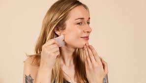 Odacité crystal contour gua sha. Gua Sha Review What 2 Weeks Of Gua Sha Did To My Skin