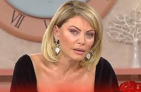 İşte bu yüzden, yani çok gerçek olduğun için seksi olmuşsundur belki, sahte değilsin, estetiksizsin… gerçek mi, hımm evet. Seray Sever Den Can Yaman A Arka Odada Ne Gosterecek Merak Ettim Gercek Gundem
