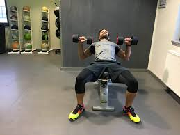 Auf dieser unterseite befinden sich alle uns bekannten ein mythos ist auch, dass man die innere oder äußere brust gezielt trainieren könne. á… Obere Brust Training Die Besten Ubungen Fur Dein Brust Workout