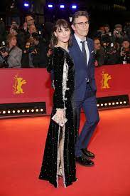 Tous les soirs, il lui invente une histoire pour l'endormir. Berenice Bejo My Salinger Year Premiere 2020 Berlinale In Berlin Gotceleb
