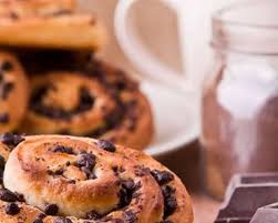 Macarons chocolat faciles au thermomix , un délice pour accompagner votre tasse du café, je vous propose ici comment le cuisiner, voila la recette the. Brioches Escargots Aux Pepites De Chocolat Au Thermomix