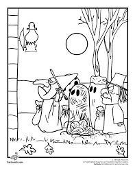 Download this adorable dog printable to delight your child. Great Pumpkin Charlie Brown Coloring Pages Pumpkin Coloring Pages Halloween Coloring Pages Halloween Coloring