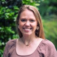 Shannon Yates's Instagram, Twitter & Facebook