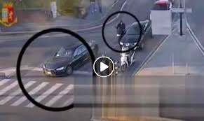 Cesara buonamici ride davanti alle catastrofi. 0cqrfztmw Yvqm
