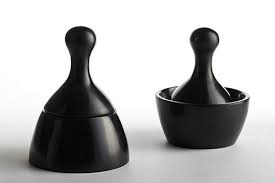 alfil un mortier et un pilon inspires de la culture colombienne mortar and pestle contemporary ceramics ceramic art