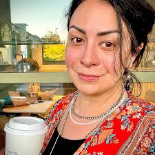 Looking for counselor/therapist that can help me with my relationship with  food. I know what is healthy but I need help with the￼ mental part of  eating. Thanks for your help! 🙏🏻🙏🏻🙏🏻