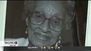 Funeral for 'Goddess of Fried Chicken' Willie Mae Seaton