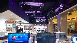 Sony store online es el site oficial de compras en línea de sony perú en donde podrás encontrar ¿necesitas ayuda sobre tu compra en sony store online? I Step Inside Sony S Flagship Store In Dubai Mall Techview Me